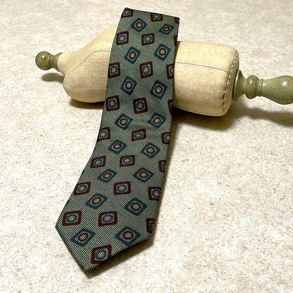 Coach Other - VINTAGE COACH 100% ITALIAN SILK GEOMETRIC PATTERN TIE